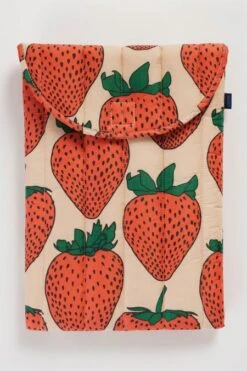 Baggu Puffy Laptop Sleeve 16″ In Strawberry -Corkcicle Shop 1 71844.1699315585.1280.1280