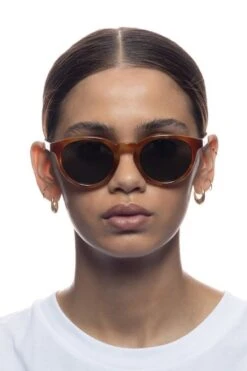 Le Specs Trashy Sunnies In Vintage Tortoise 7 Le Specs Trashy Sunnies In Vintage Tortoise -Corkcicle Shop 2 16190.1688320376.1280.1280