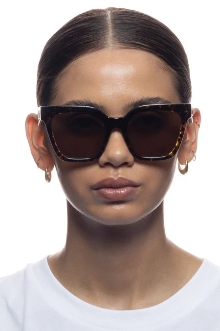 Le Specs Star Glow Sunnies In Dark Tortoise 4 Le Specs Star Glow Sunnies In Dark Tortoise - Image 2