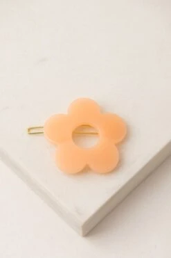 Lover’s Tempo Daisy Hair Clip In Blush