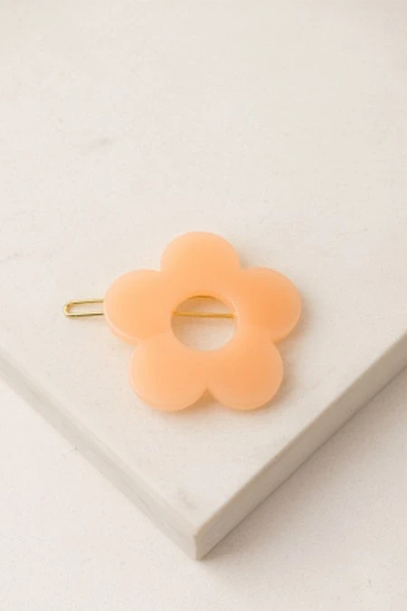 Lover’s Tempo Daisy Hair Clip In Blush 3 Lover’s Tempo Daisy Hair Clip In Blush