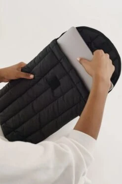 Baggu Puffy Laptop Sleeve 16″ In Black