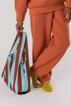 Baggu Standard Bag In Raisin Awning Stripe -Corkcicle Shop 3 67207.1699400646.1280.1280