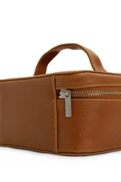 Matt & Nat Jule Vintage Case In Chili 7 Matt & Nat Jule Vintage Case In Chili -Corkcicle Shop FW21 SVG jule chili 6 1600x copy 24493.1647896159.1280.1280