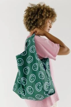 Baggu Standard Bag In Forest Happy -Corkcicle Shop c 1 47099.1647404853.1280.1280