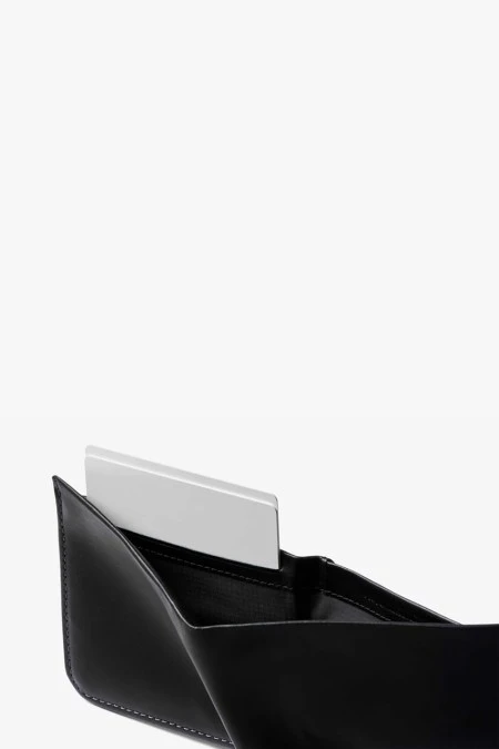 Bellroy Hide And Seek LO Wallet In Black RFID 3 Bellroy Hide And Seek LO Wallet In Black RFID - Image 2